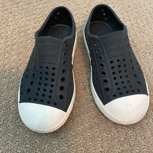 Native Jefferson Slip On Shoes...Children Sz 10